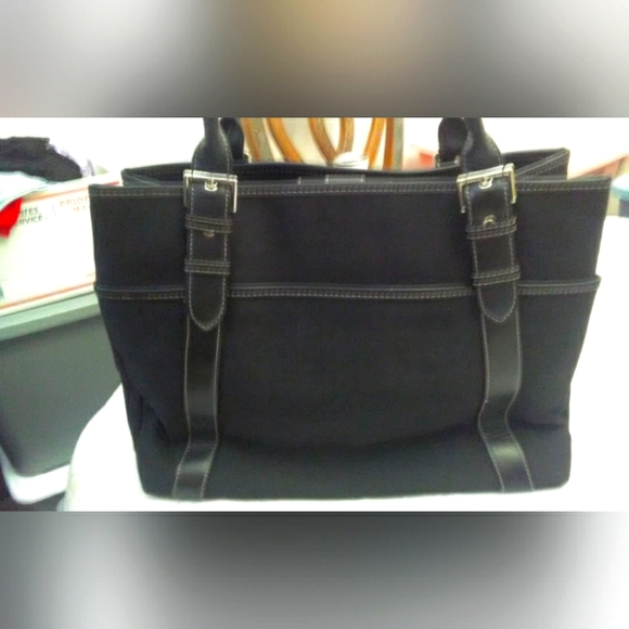 LIKE NEW NINE WEST LARGE SHOULDER BAG BLACK W/ GEOMETRIC DESIGNS UNIQUE POCKETS - Picture 2 of 9